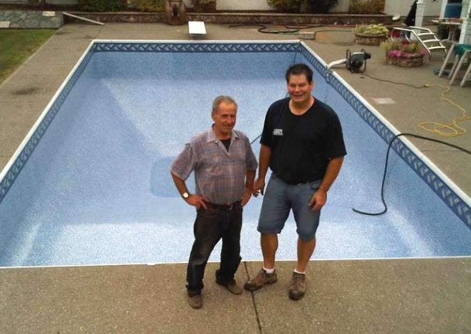 Techniciens entretien de piscine à Montréal